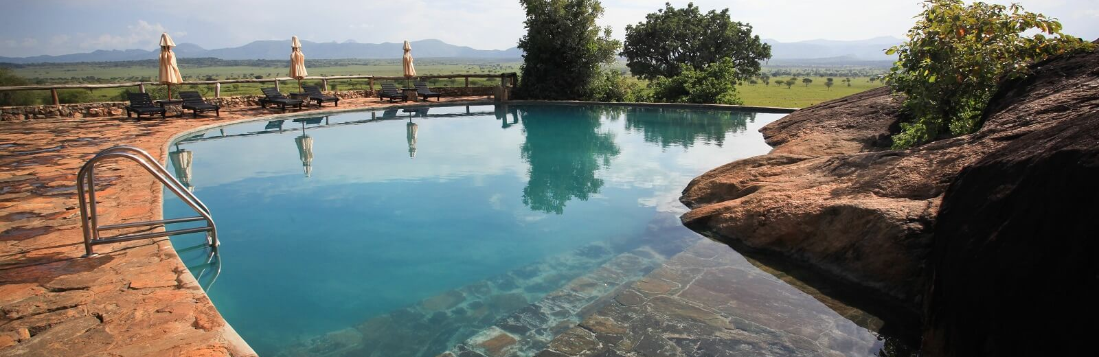 Apoka Safari Lodge