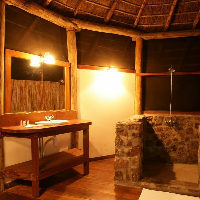 Apoka Safari Lodge