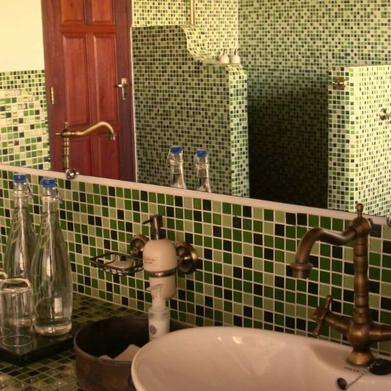 Hatari Lodge