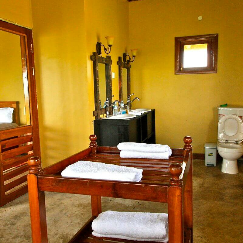 Ihamba Safari Lodge