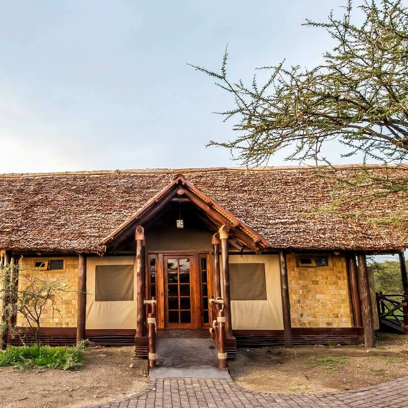 Lake Ndutu Luxury Lodge