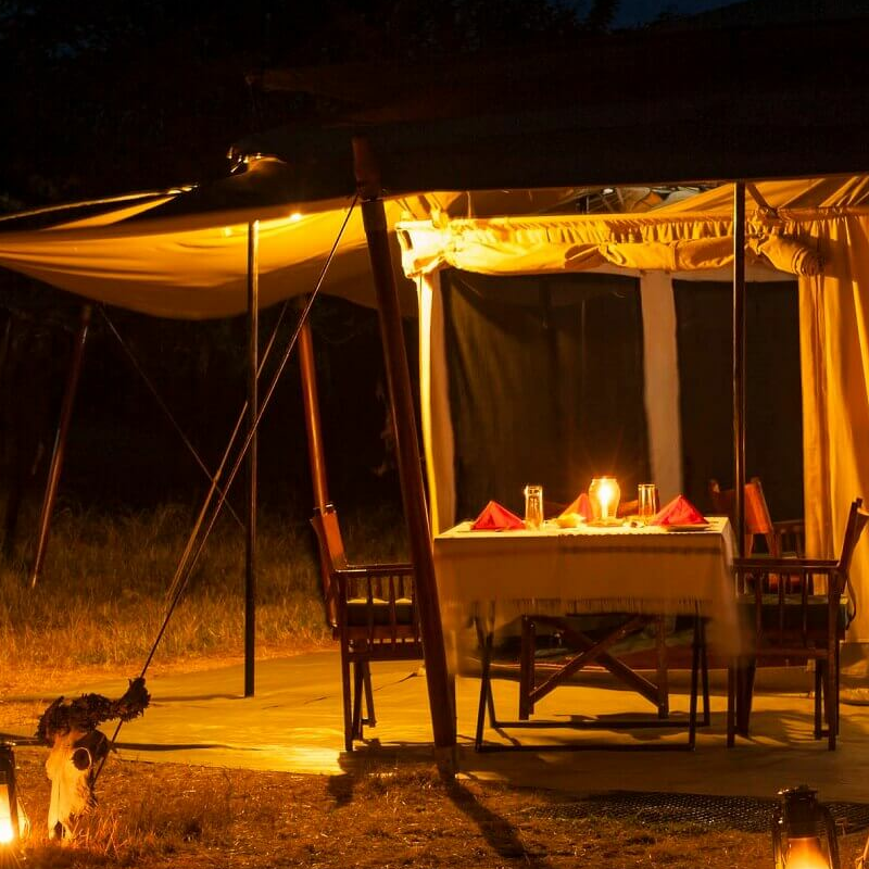 Mara under Canvas
