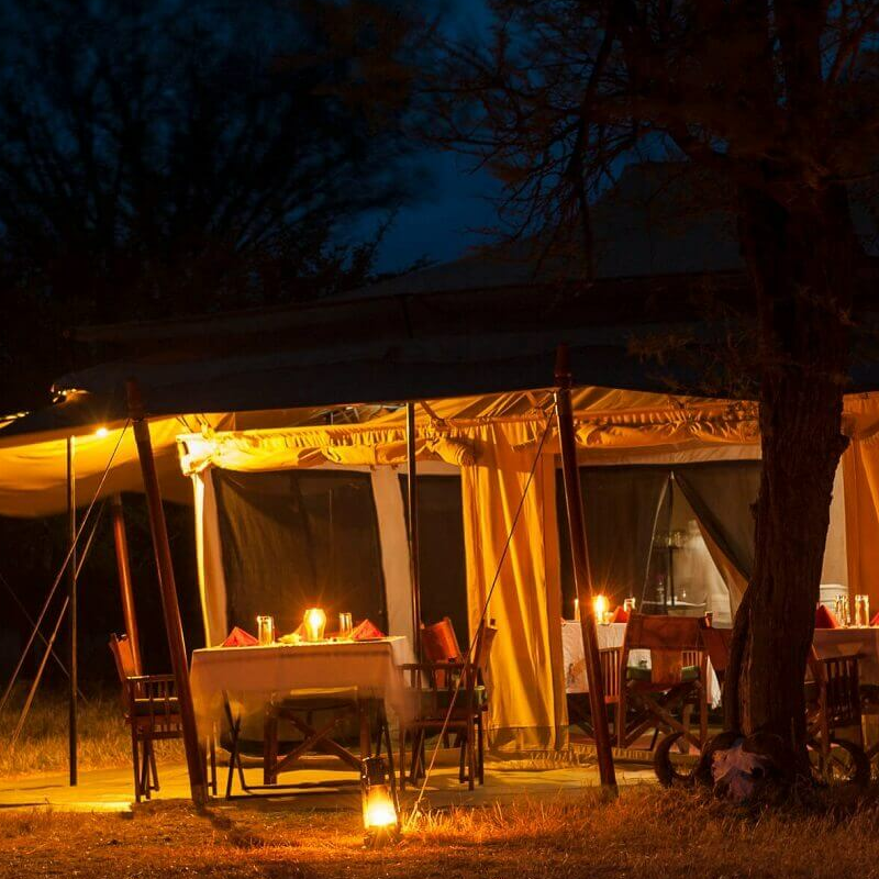 Mara under Canvas