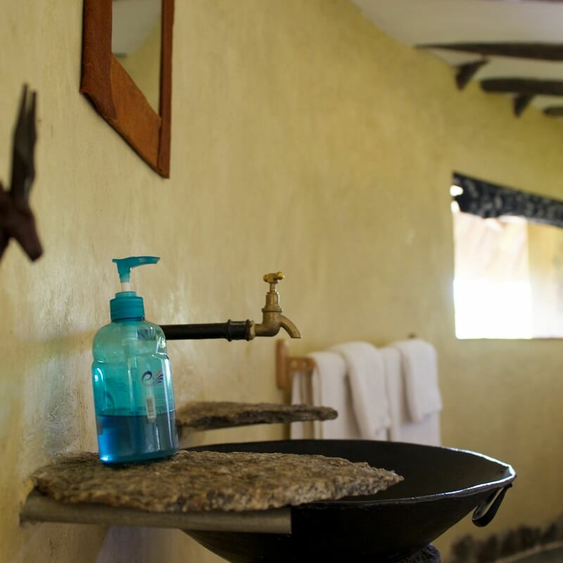 Rwakobo Rock Lodge