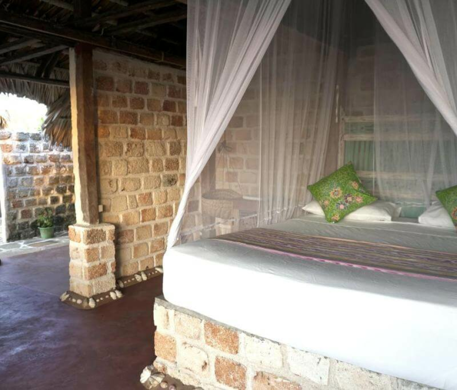 Utopia Rote Lodge
