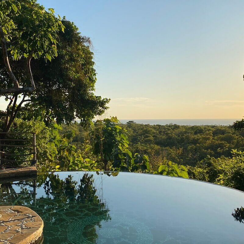 Utopia Rote Lodge