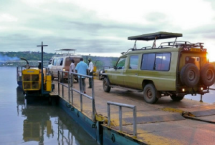 Auf Pirschfahrt durch den ugandischen Busch
