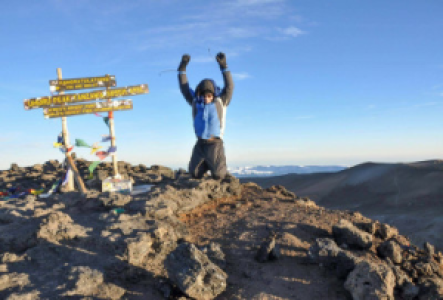 Bergsteigen und Safaris