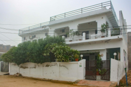 Iora Guesthouse