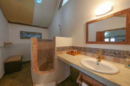 Kinasi Lodge