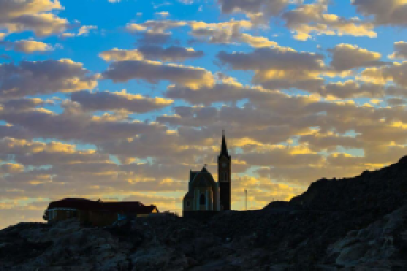 Mit einem Koffer voller Erinnerungen nach Hause image